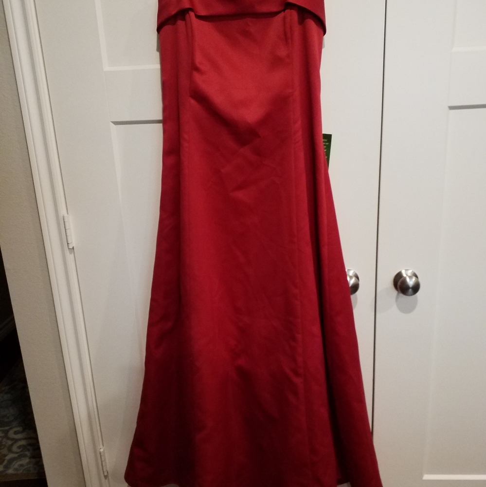 Jump brand red strapless dres